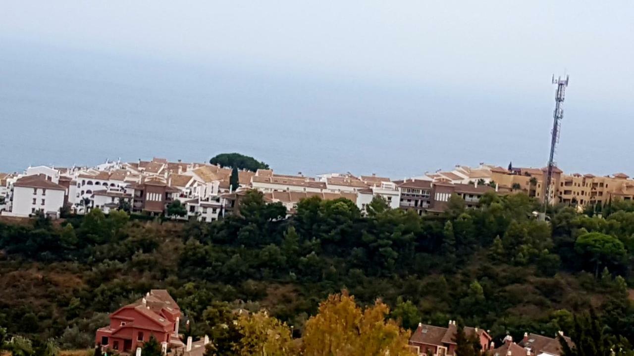 Excelente Habitacion En Bonita Y Tranquila Casa En Benalmadena Pueblo Apartment Bagian luar foto