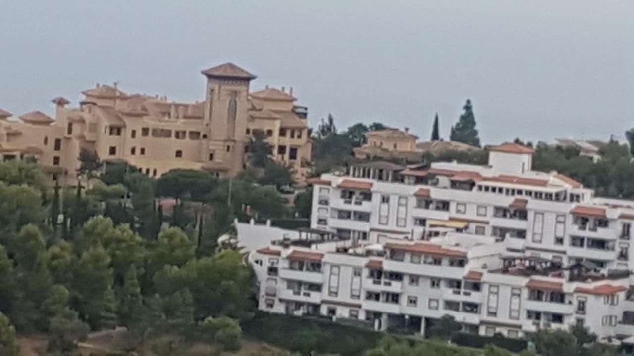 Excelente Habitacion En Bonita Y Tranquila Casa En Benalmadena Pueblo Apartment Bagian luar foto